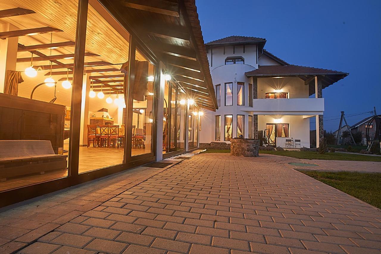Insula Christiana Hotel Cristian  Ngoại thất bức ảnh