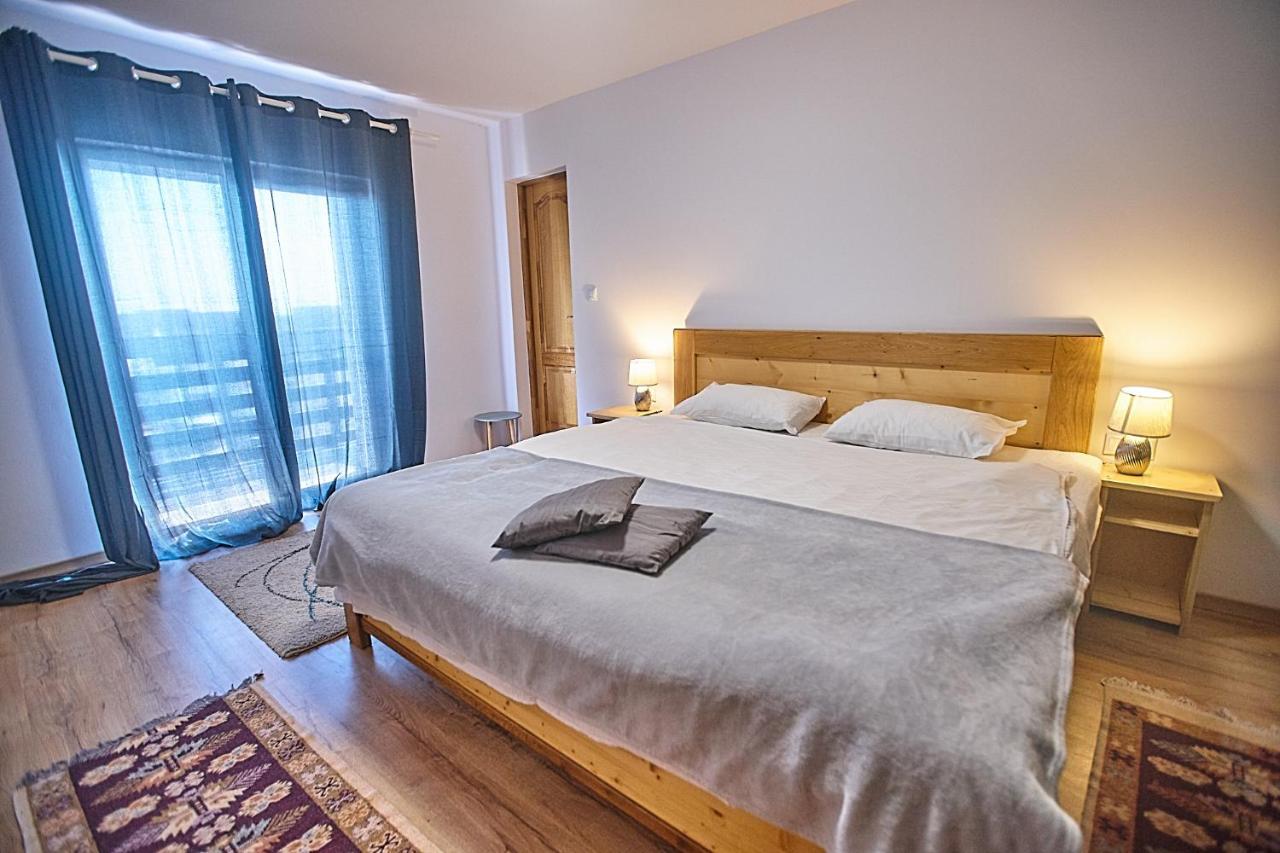 Insula Christiana Hotel Cristian  Ngoại thất bức ảnh