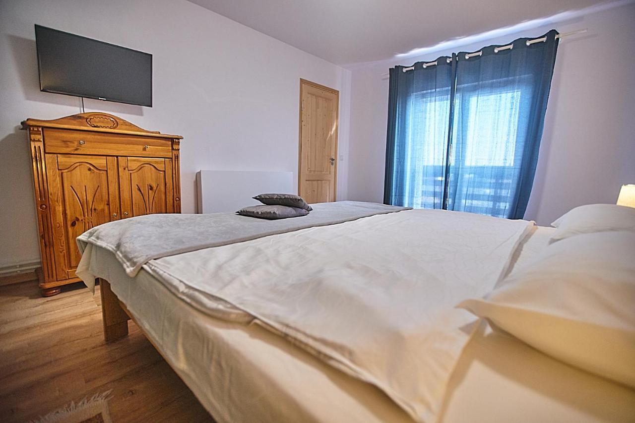Insula Christiana Hotel Cristian  Ngoại thất bức ảnh