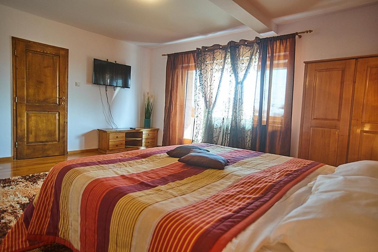 Insula Christiana Hotel Cristian  Ngoại thất bức ảnh