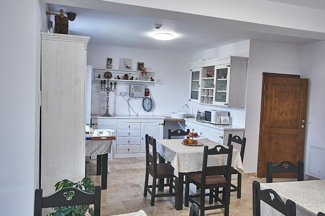 Insula Christiana Hotel Cristian  Ngoại thất bức ảnh